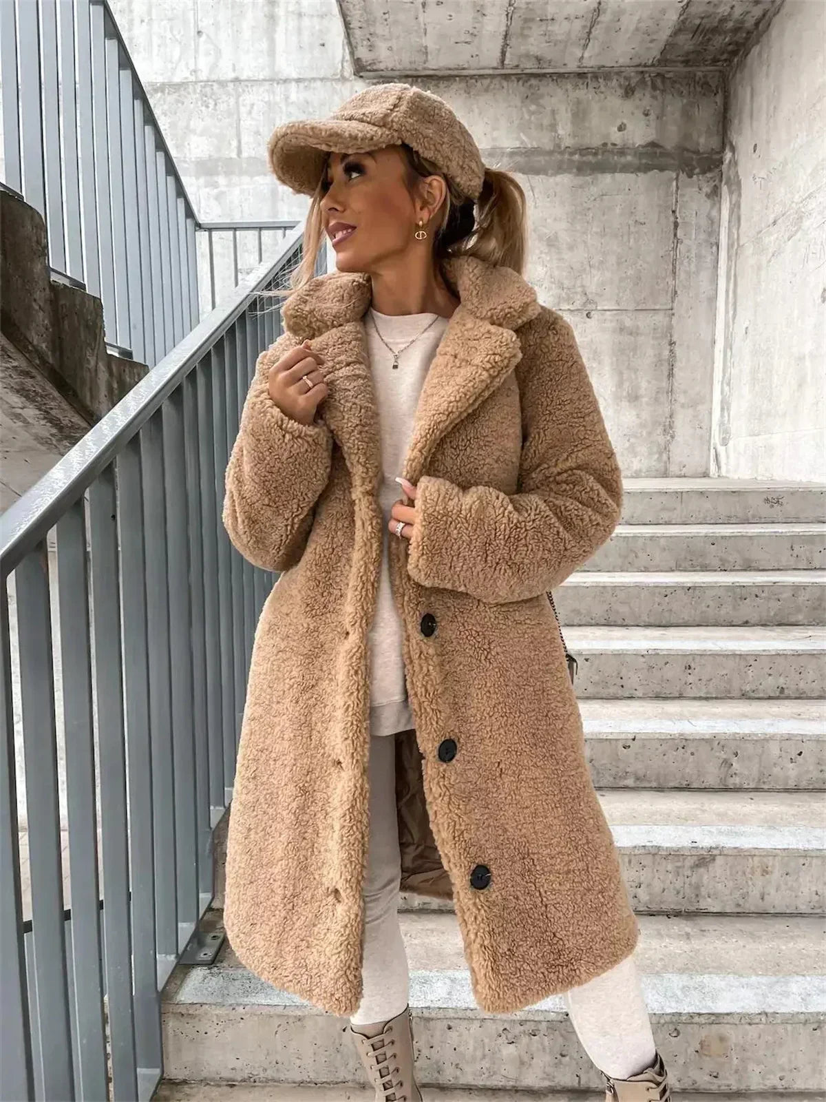 MAYA | Teddy Jacket Elegant warmth for stylish days
